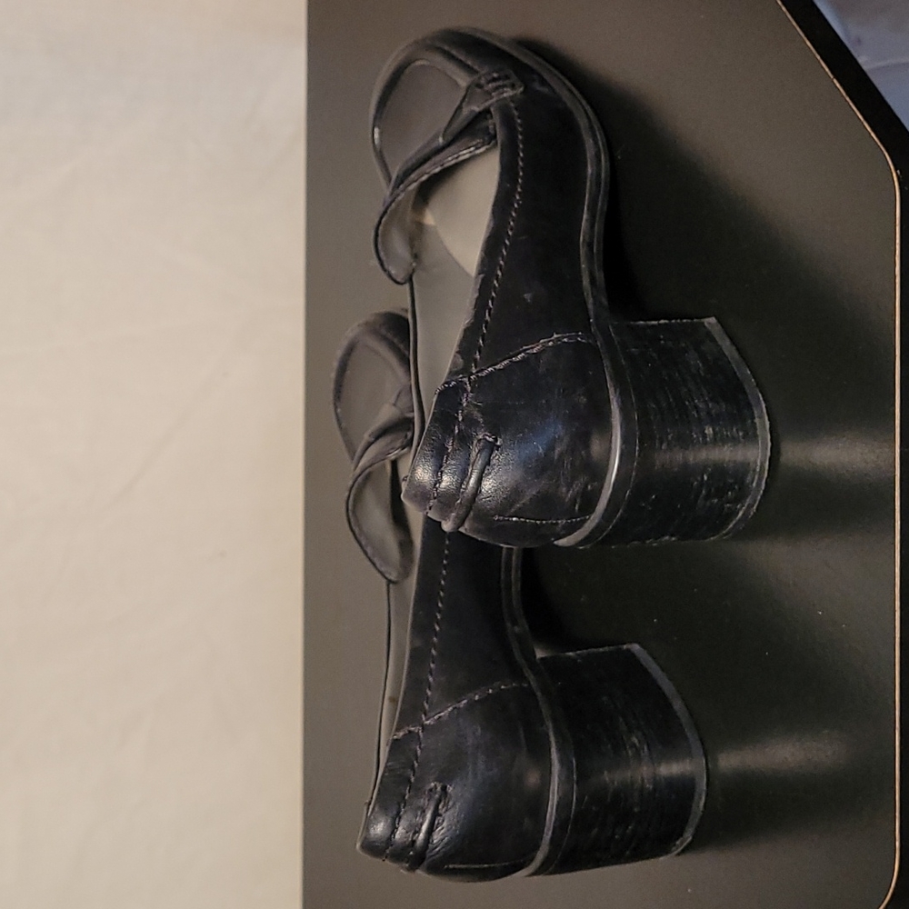 Bandolino Drumer Black Leather Slip On  Block Heels - Picture 6 of 10